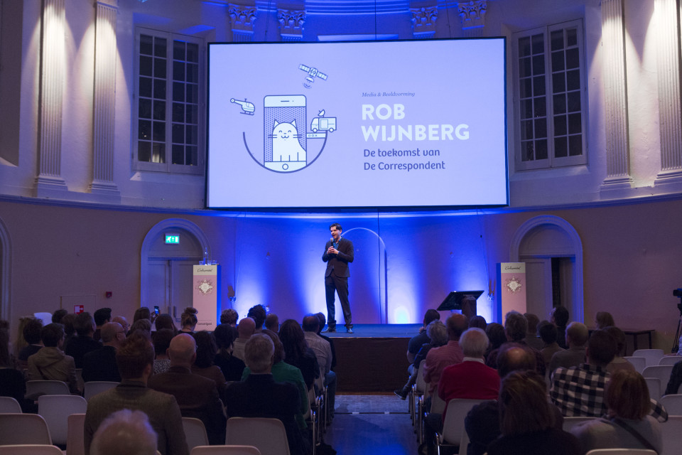 Rob Wijnberg ontvouwt zijn ideeën over De Correspondent tijdens het Festival der Vooruitgang. Foto: Fabian Fraikin / De Correspondent.