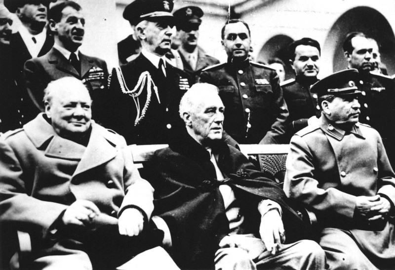De hoofdrolspelers van de Jalta-conferentie. Van links naar rechts: Winston Churchill, Franklin D. Roosevelt en Jozef Stalin. Foto: ANP.